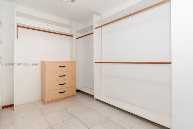 2011 NE 211th St 0, Miami, FL 33179