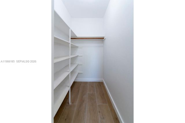 2011 NE 211th St 0, Miami, FL 33179