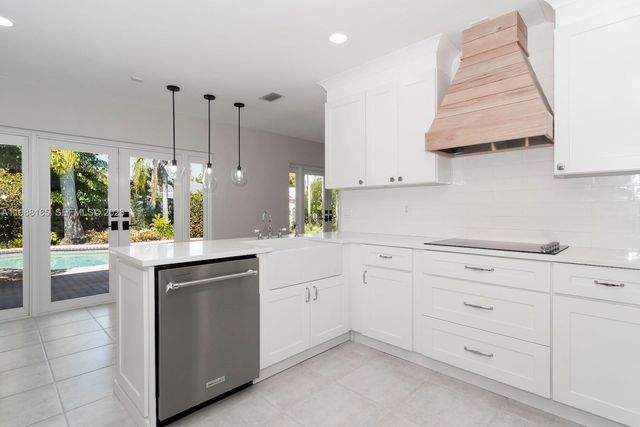 2011 NE 211th St 0, Miami, FL 33179