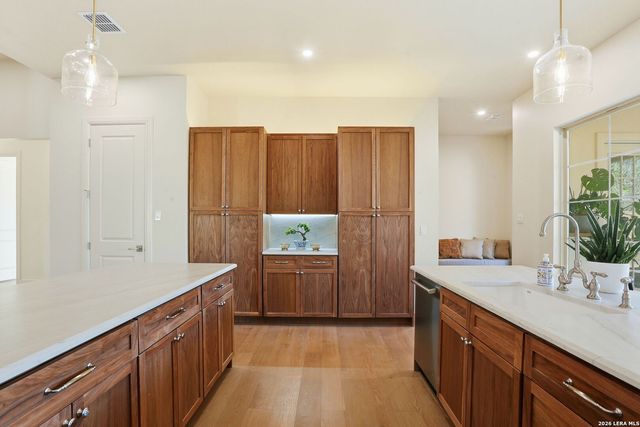 301 tuttle, Terrell Hills, TX 78209