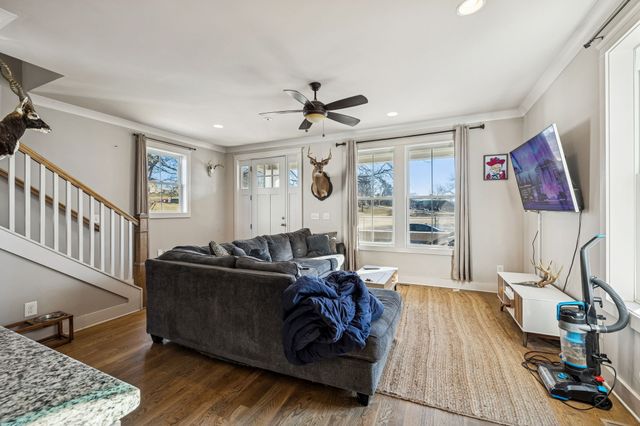 1732 Carvell Ave, Nashville, TN 37203