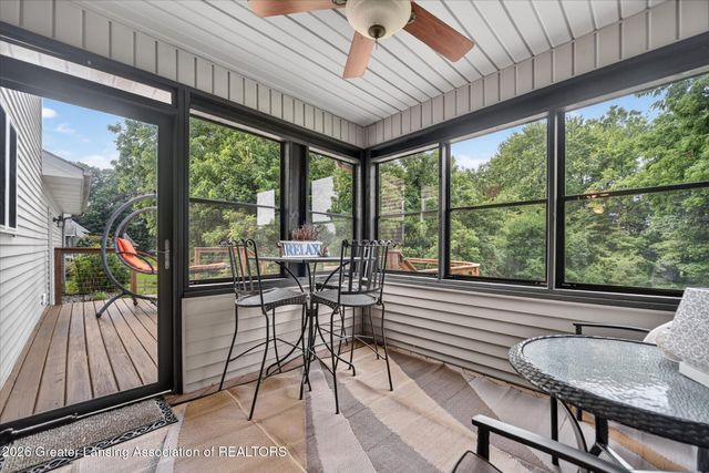15062 Duxbury Lane, Lansing, MI 48906