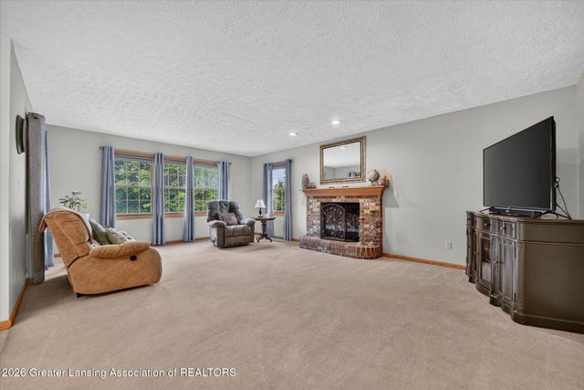 15062 Duxbury Lane, Lansing, MI 48906