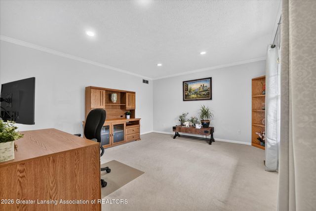 15062 Duxbury Lane, Lansing, MI 48906