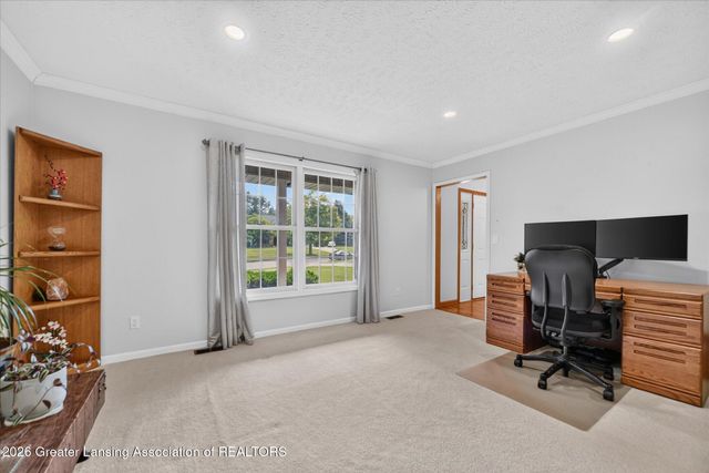 15062 Duxbury Lane, Lansing, MI 48906