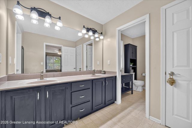 15062 Duxbury Lane, Lansing, MI 48906