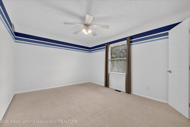 15062 Duxbury Lane, Lansing, MI 48906