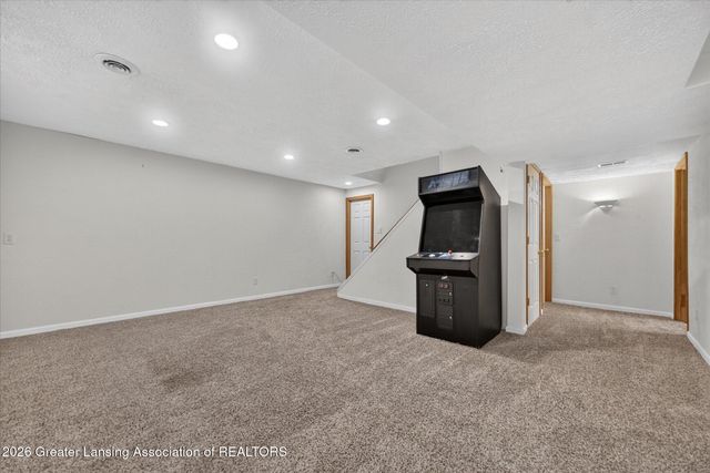 15062 Duxbury Lane, Lansing, MI 48906