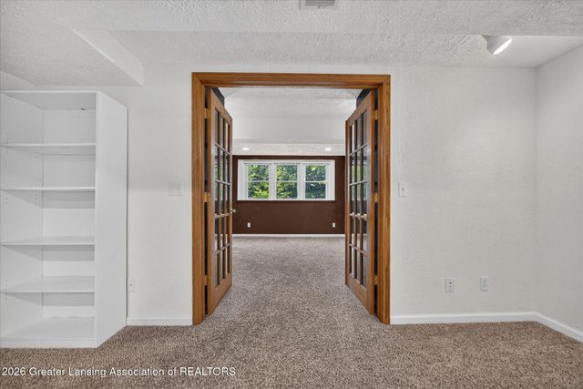 15062 Duxbury Lane, Lansing, MI 48906