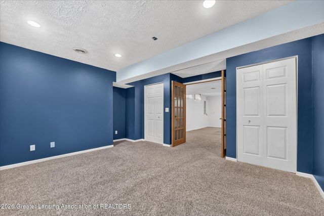 15062 Duxbury Lane, Lansing, MI 48906