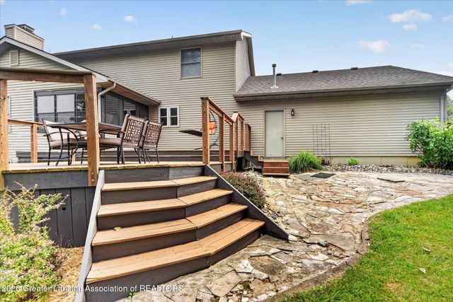 15062 Duxbury Lane, Lansing, MI 48906