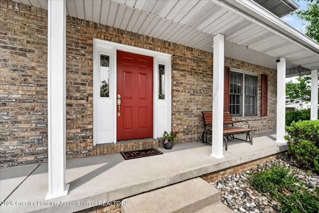 15062 Duxbury Lane, Lansing, MI 48906