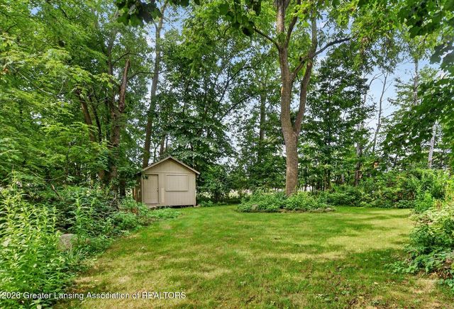 15062 Duxbury Lane, Lansing, MI 48906