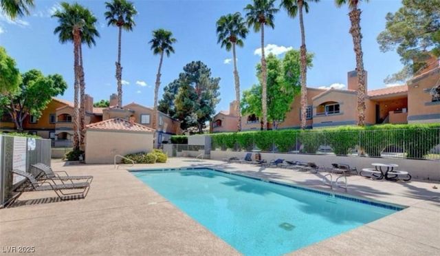 221 Mission Newport Lane 205, Las Vegas, NV 89107