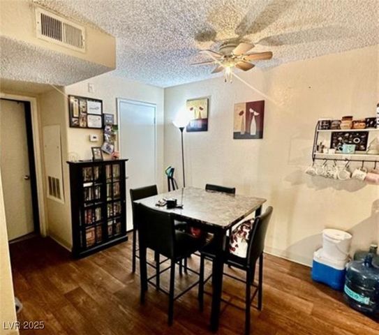 221 Mission Newport Lane 205, Las Vegas, NV 89107