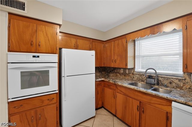 2505 Wood ST, Sarasota, FL 34237