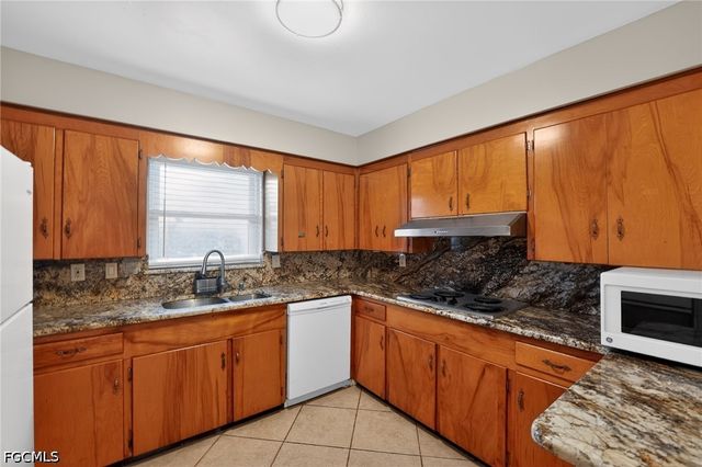 2505 Wood ST, Sarasota, FL 34237