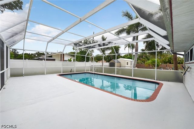 2505 Wood ST, Sarasota, FL 34237