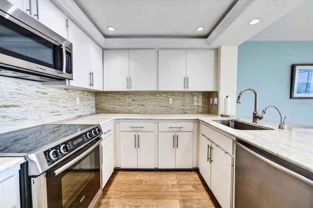 770 S PALM AVENUE PH2, Sarasota, FL 34236