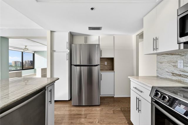 770 S PALM AVENUE PH2, Sarasota, FL 34236
