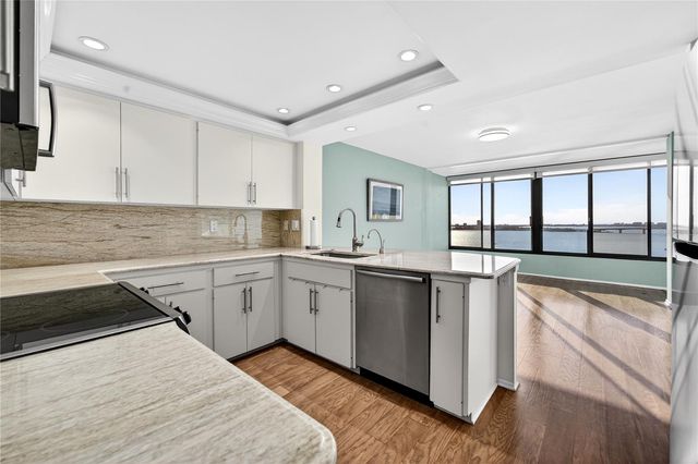 770 S PALM AVENUE PH2, Sarasota, FL 34236