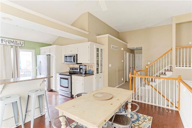 18801 E 24TH Terrace, Independence, MO 64057