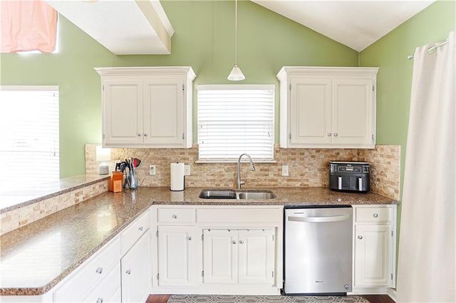 18801 E 24TH Terrace, Independence, MO 64057