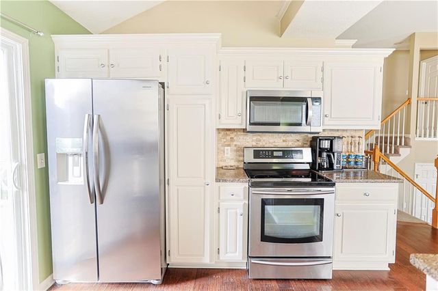 18801 E 24TH Terrace, Independence, MO 64057