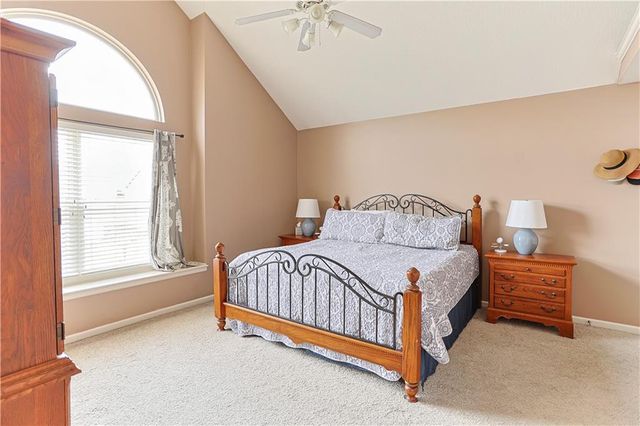 18801 E 24TH Terrace, Independence, MO 64057