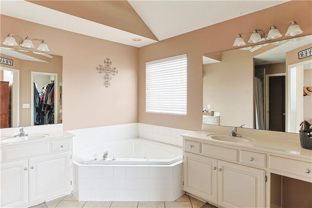 18801 E 24TH Terrace, Independence, MO 64057