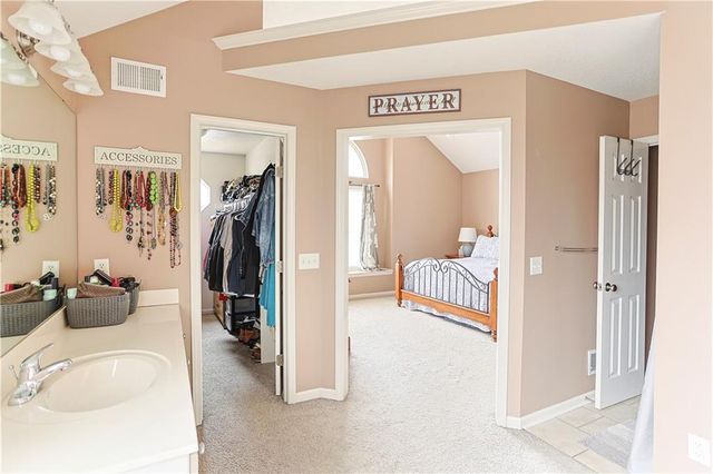 18801 E 24TH Terrace, Independence, MO 64057