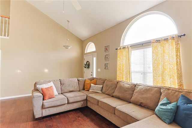 18801 E 24TH Terrace, Independence, MO 64057