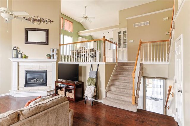 18801 E 24TH Terrace, Independence, MO 64057