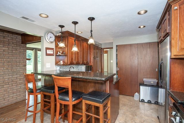 7547 N Linden Lane, Parma Heights, OH 44130