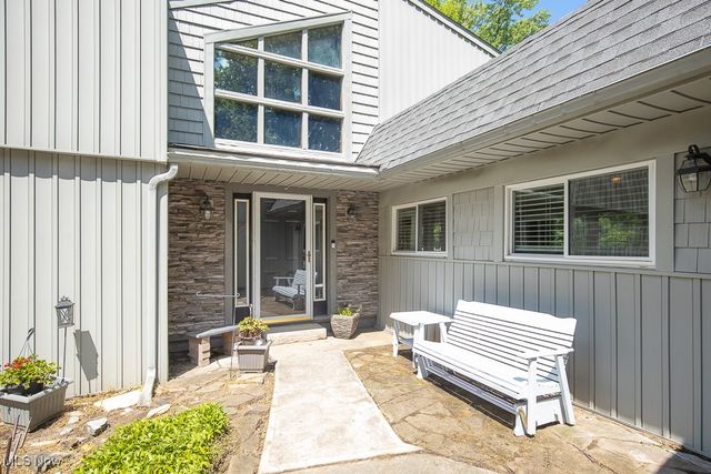 7547 N Linden Lane, Parma Heights, OH 44130