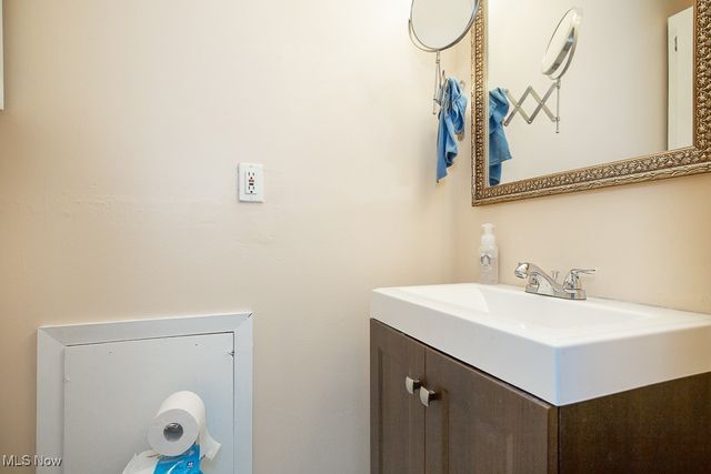 7547 N Linden Lane, Parma Heights, OH 44130