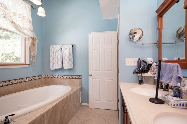 7547 N Linden Lane, Parma Heights, OH 44130