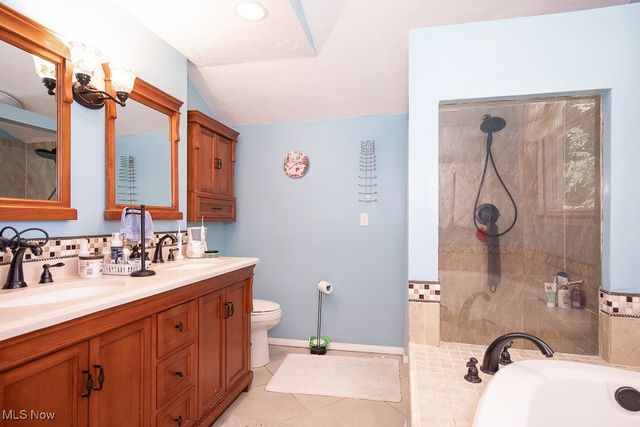 7547 N Linden Lane, Parma Heights, OH 44130