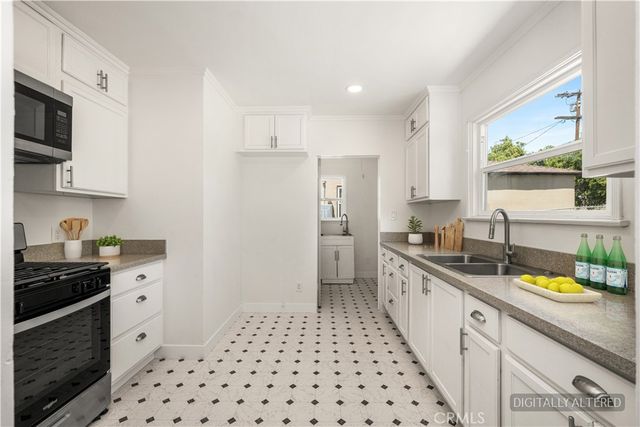 2048 N Hicks, Los Angeles, CA 90032