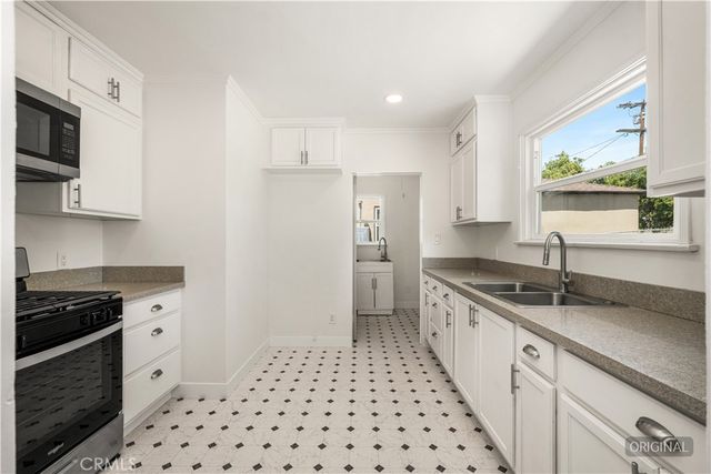 2048 N Hicks, Los Angeles, CA 90032