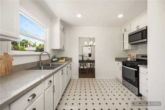 2048 N Hicks, Los Angeles, CA 90032