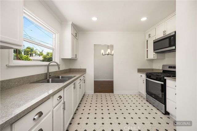 2048 N Hicks, Los Angeles, CA 90032