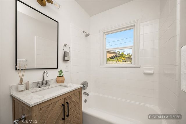 2048 N Hicks, Los Angeles, CA 90032