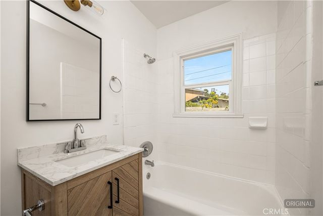 2048 N Hicks, Los Angeles, CA 90032