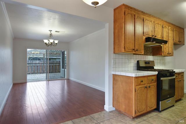 393 Manzanita Ave, Fairfield, CA 94533