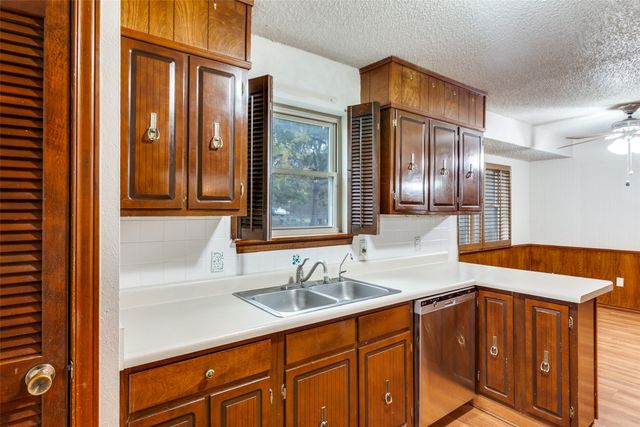 103 McCullar Road, Burleson, TX 76028