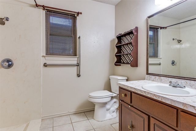 103 McCullar Road, Burleson, TX 76028