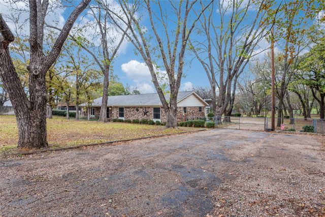 103 McCullar Road, Burleson, TX 76028