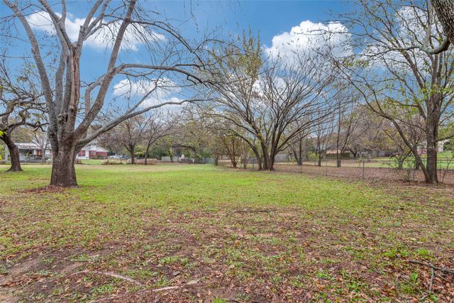 103 McCullar Road, Burleson, TX 76028