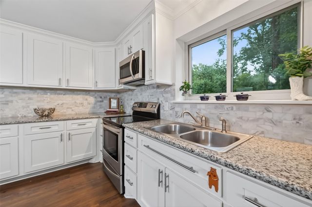 1353 Chardonnay Drive, Houston, TX 77077